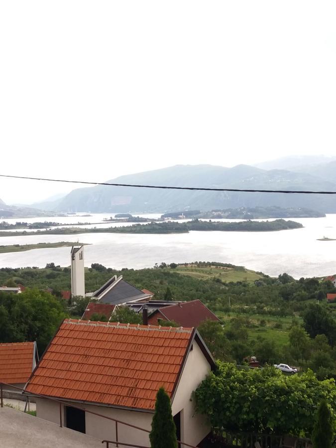 Kuca Za Odmor Sarcevic Leilighet Prozor Eksteriør bilde